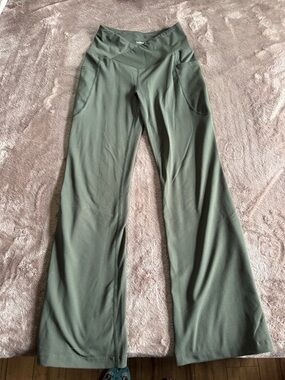 Baleaf Green Kids Flared Yoga Leggings with Side Pockets